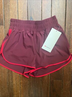 Lululemon Burgundy Bay Oxford Red High Rise Running Shorts Size 4 NWT